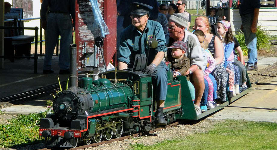 5050_Full_Width_Desktop_920w_x_500h_GRANDCHESTER_RAILWAY_STEAM_TRAIN.jpg